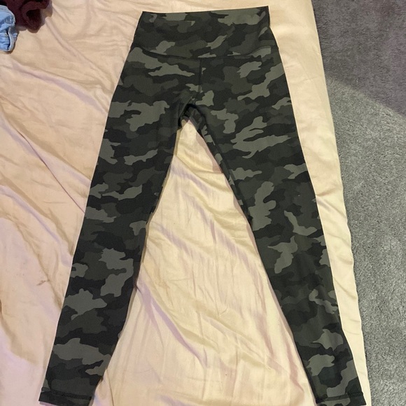 Lululemon camo align leggings - Picture 3 of 6